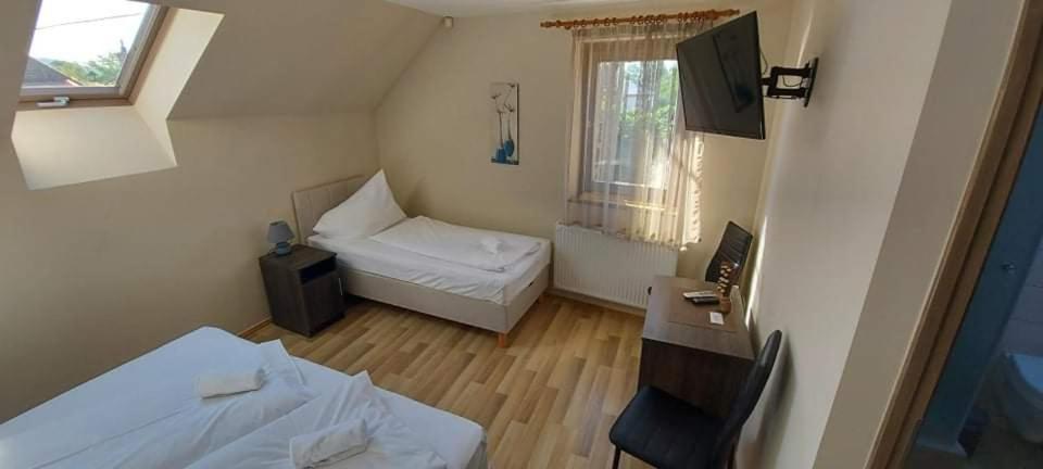Soerpatika Vendeghaz Hotel บาดัคชอยโตมาย ภายนอก รูปภาพ