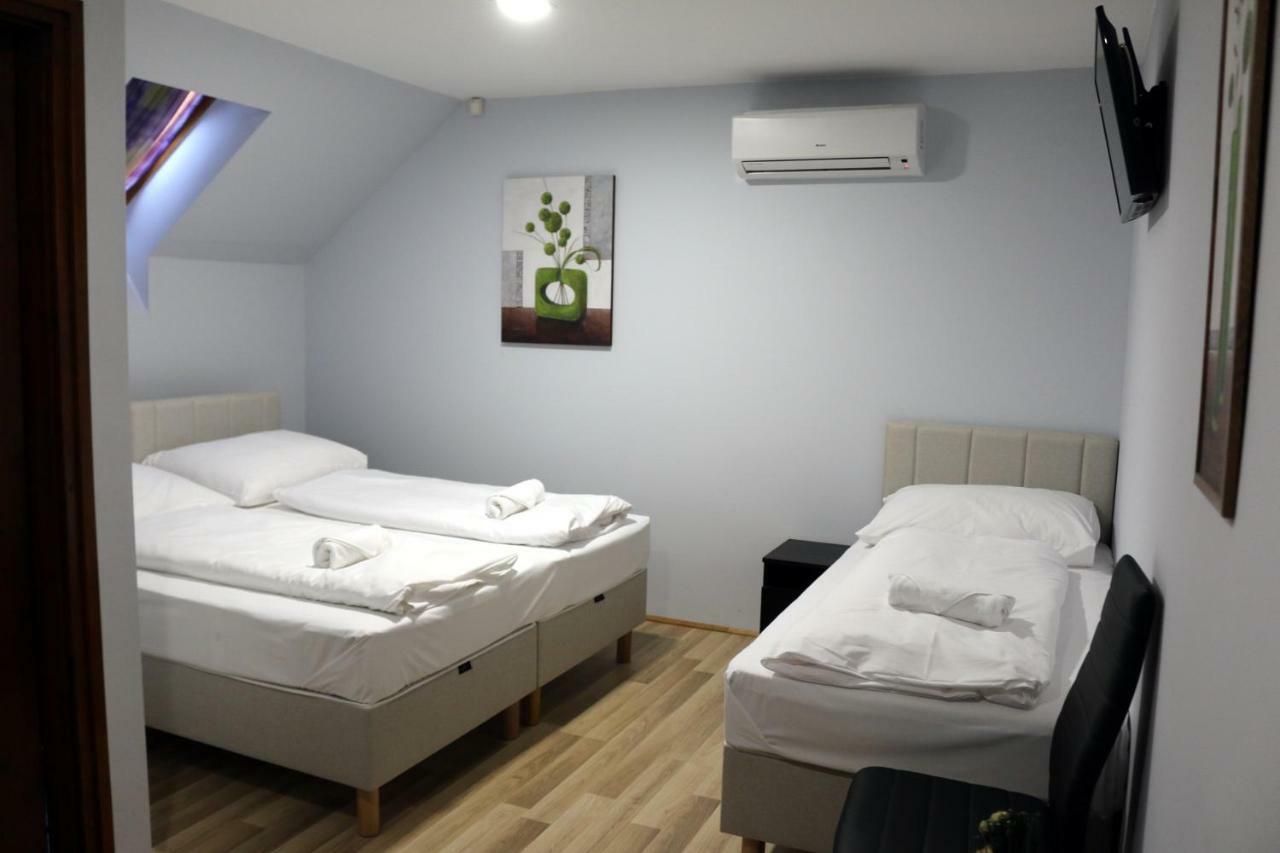 Soerpatika Vendeghaz Hotel บาดัคชอยโตมาย ภายนอก รูปภาพ