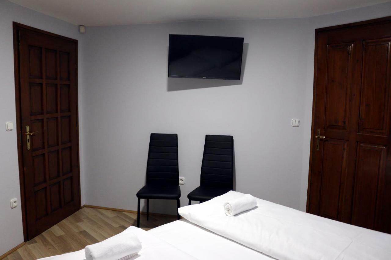 Soerpatika Vendeghaz Hotel บาดัคชอยโตมาย ภายนอก รูปภาพ